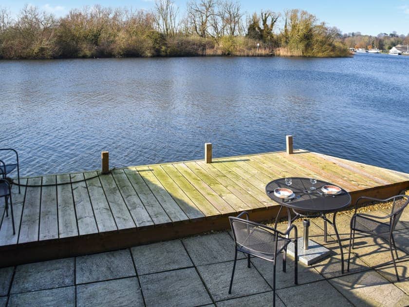 Outdoor | Rainbow’s End, Brundall