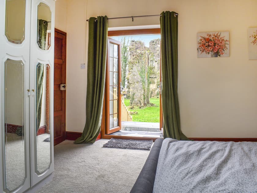 Double bedroom | Green Castle, Carmarthen