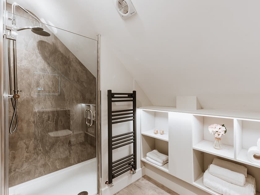 Bathroom | Copper Beech Cottage, Welshpool
