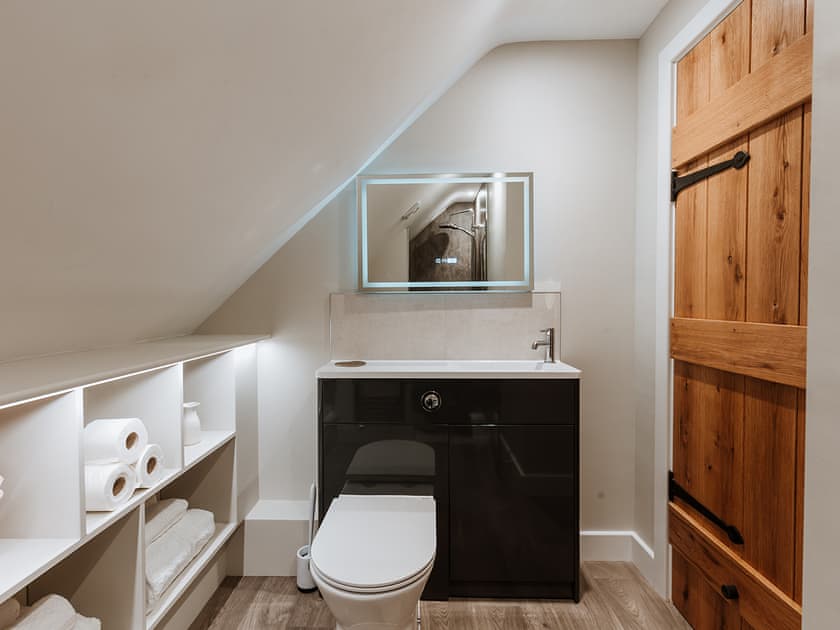 Bathroom | Copper Beech Cottage, Welshpool