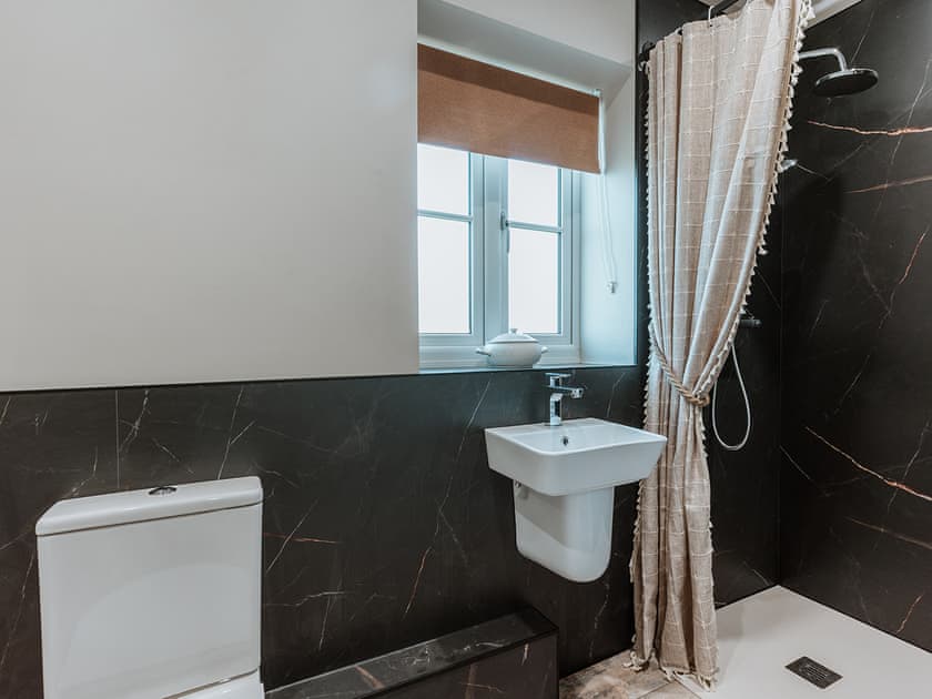 Bathroom | Copper Beech Cottage, Welshpool