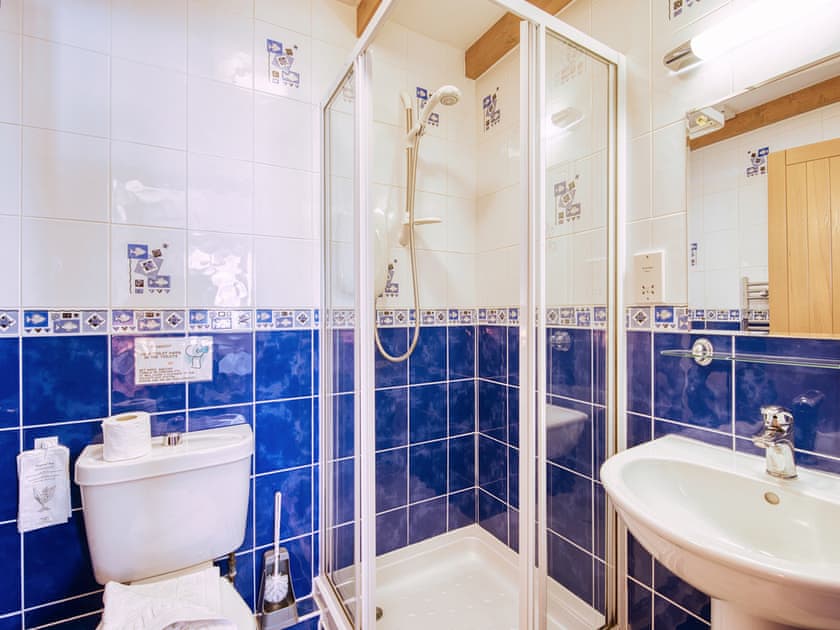 Bathroom | Excellence - Gables Getaways, Beaworthy