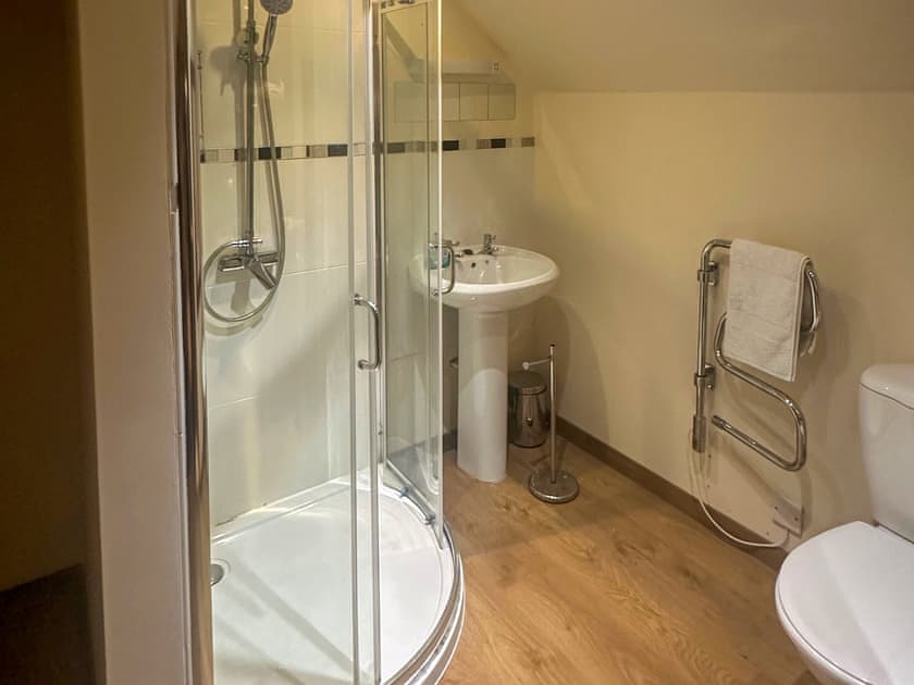 Bathroom | Bight Boatyard, Dartmouth