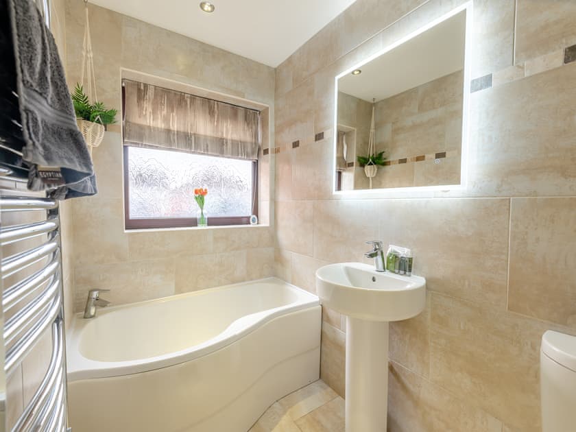 Bathroom | Tulip - Golden Beach Holiday Park, Ingoldmells