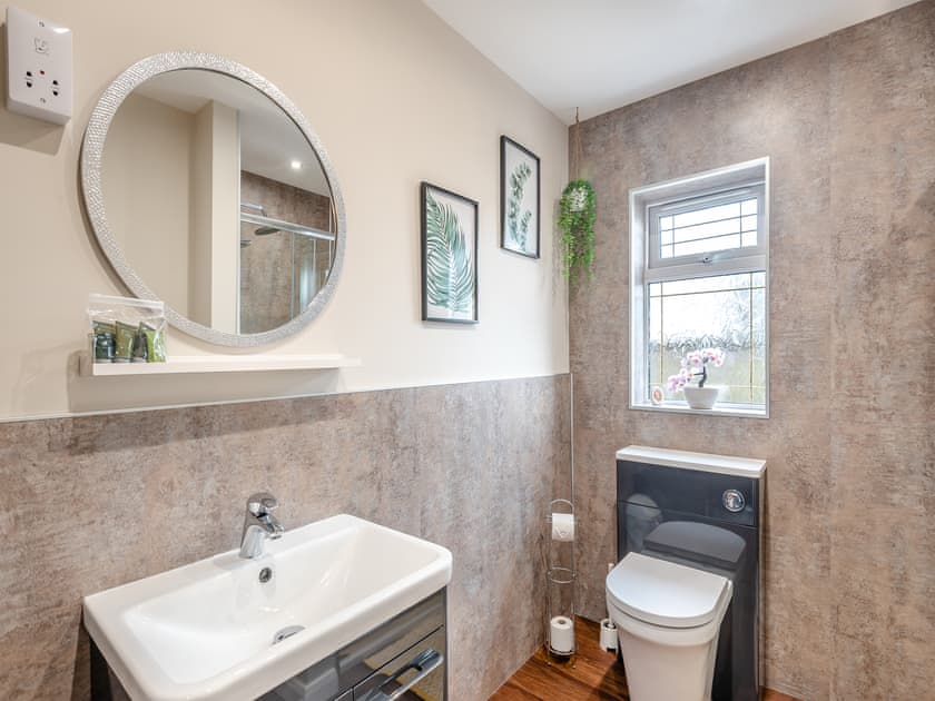 Bathroom | Cherry Blossom - Golden Beach Holiday Park, Ingoldmells