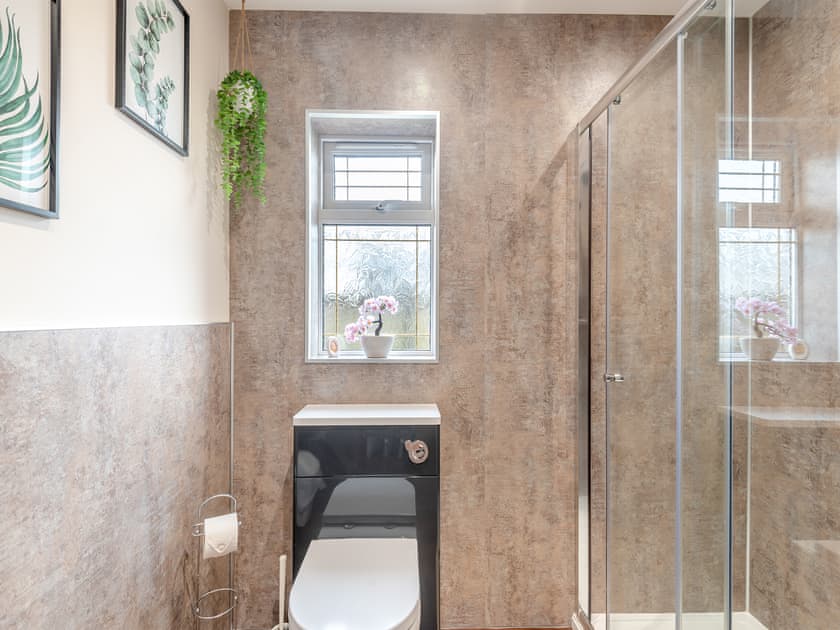 Bathroom | Cherry Blossom - Golden Beach Holiday Park, Ingoldmells