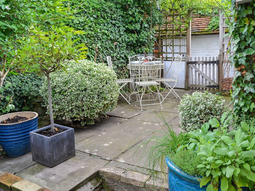 Exterior | Lavenham Red Brick Cottage, Lavenham