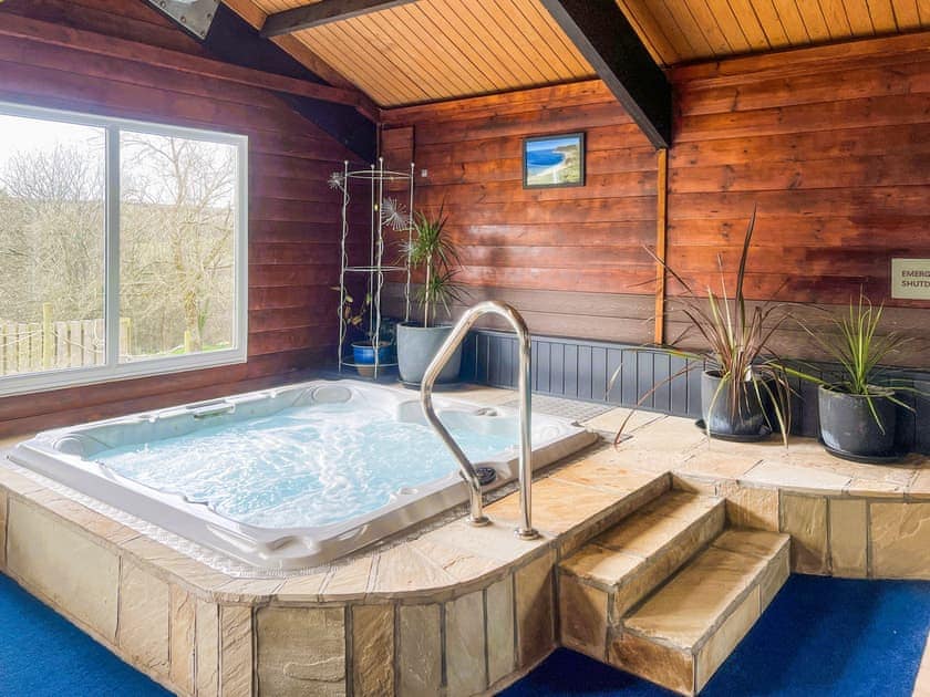 Hot tub | Linney Cottage - Fox Valley Cottages, Looe