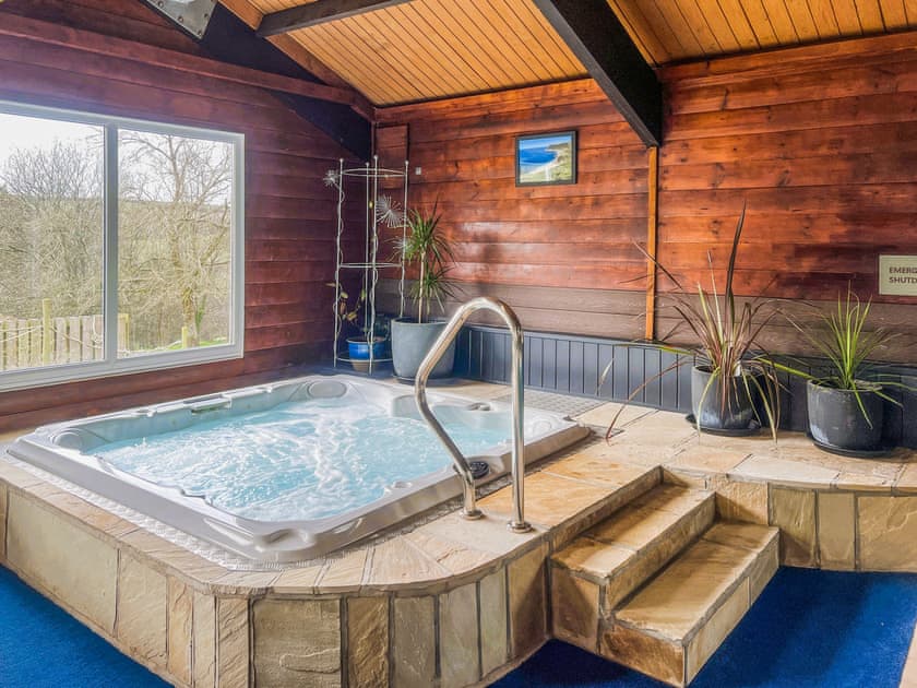 Hot tub | Culver Cottage - Fox Valley Cottages, Looe
