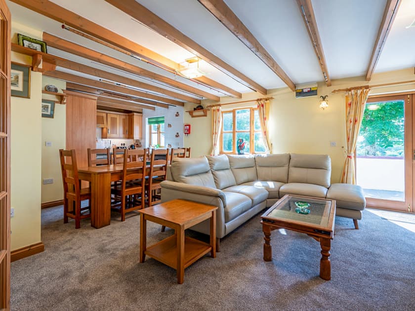 Open plan living space | Royale - Gables Getaways, Beaworthy
