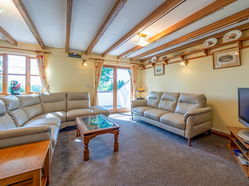 Open plan living space | Royale - Gables Getaways, Beaworthy