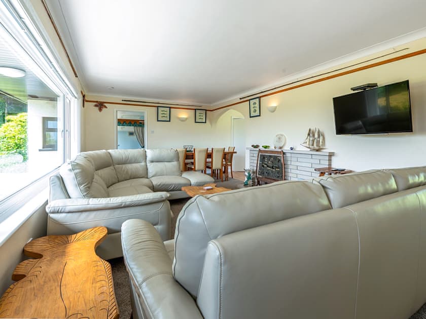 Living area | Paradise View - Gables Getaways, Beaworthy