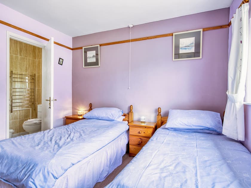 Twin bedroom | Paradise View - Gables Getaways, Beaworthy