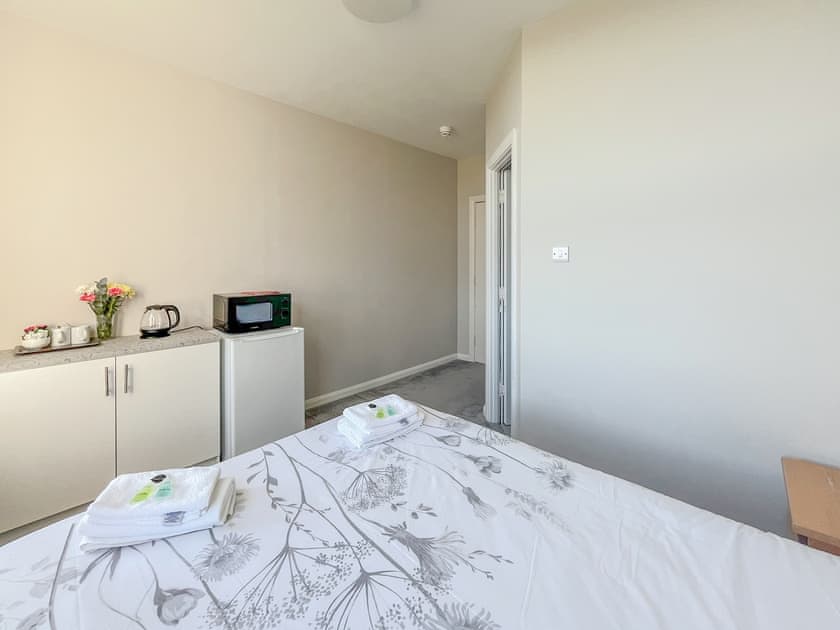 Double bedroom | Studio Apartment 96 - Herstmonceux Castle Estate, Herstmonceux