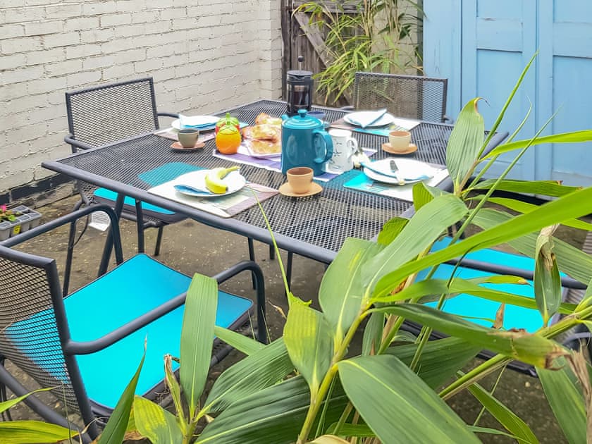 Sitting-out-area | Sea Breeze, Gorleston