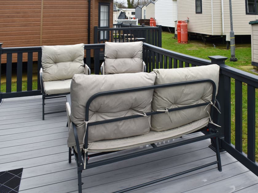 Sitting-out-area | Seascape Lodge, Sandown