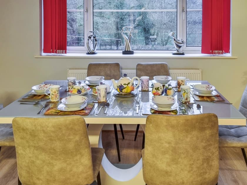 Dining table | Carey Meadows, Beaworthy