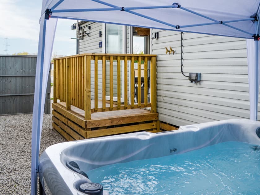 Jacuzzi | Pine Meadows Retreat - Harwood Properties, Wilberfoss