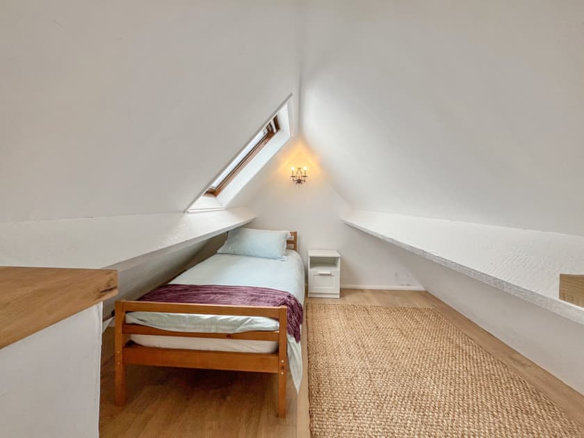 Twin bedroom | Drovers Cottage, Tetbury