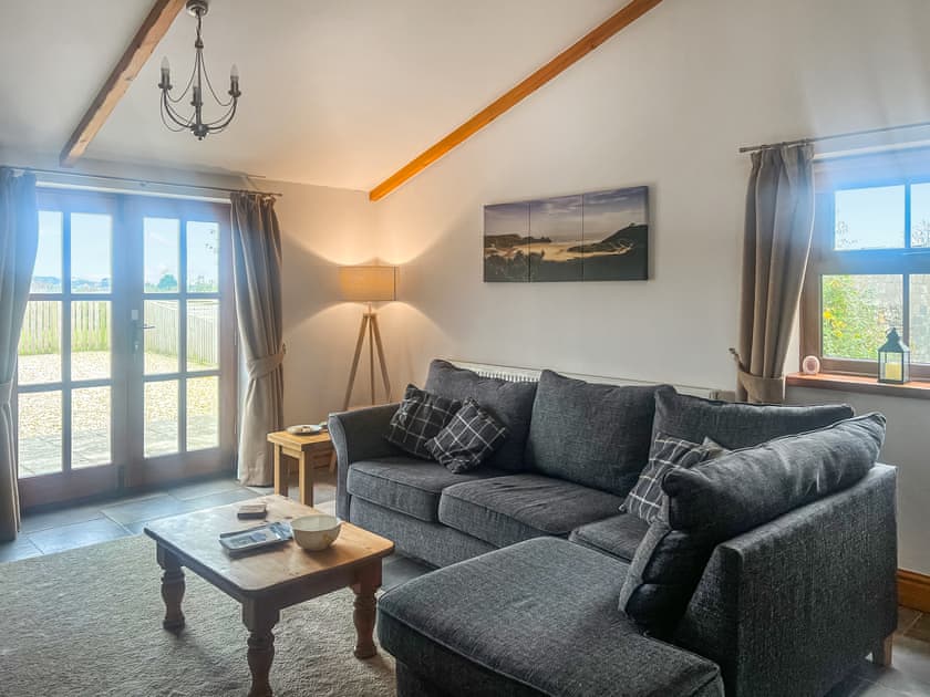 Living area | Jones’ Granary - Jones’ Cottages, Gower