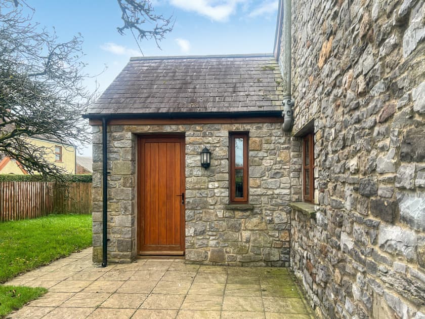Exterior | Jones’ Granary - Jones’ Cottages, Gower