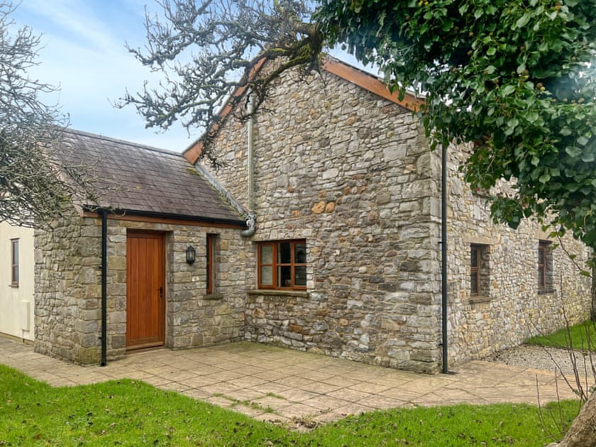 Exterior | Jones’ Granary - Jones’ Cottages, Gower