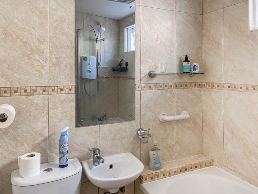 bathroom | Cosy Cottage, Lamlash