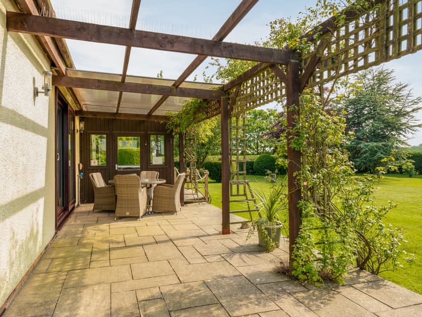 Sitting-out-area | The Poplars, Long Riston, near Beverley