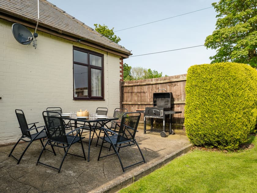 Sitting-out-area | The Poplars, Long Riston, near Beverley