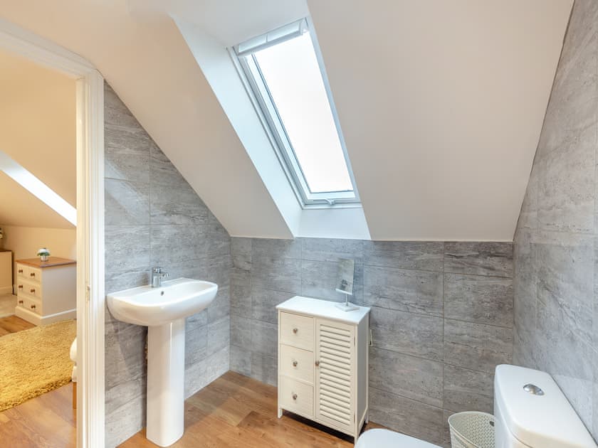 Bathroom | One Chainbridge Barns - Chainbridge Barns, Skegness