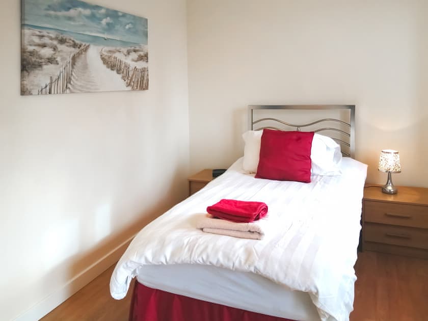 Single bedroom | Russet Cottage, Near Lympsham