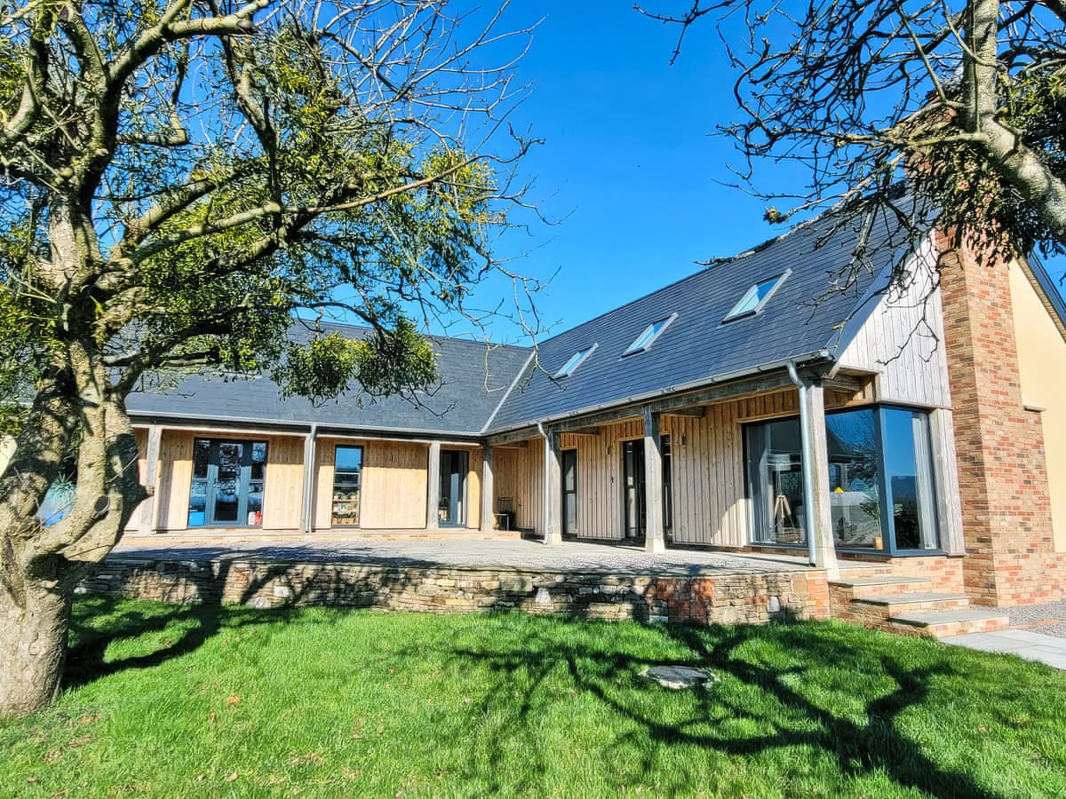 Middle Huntingford Barns - Bramley Lodge