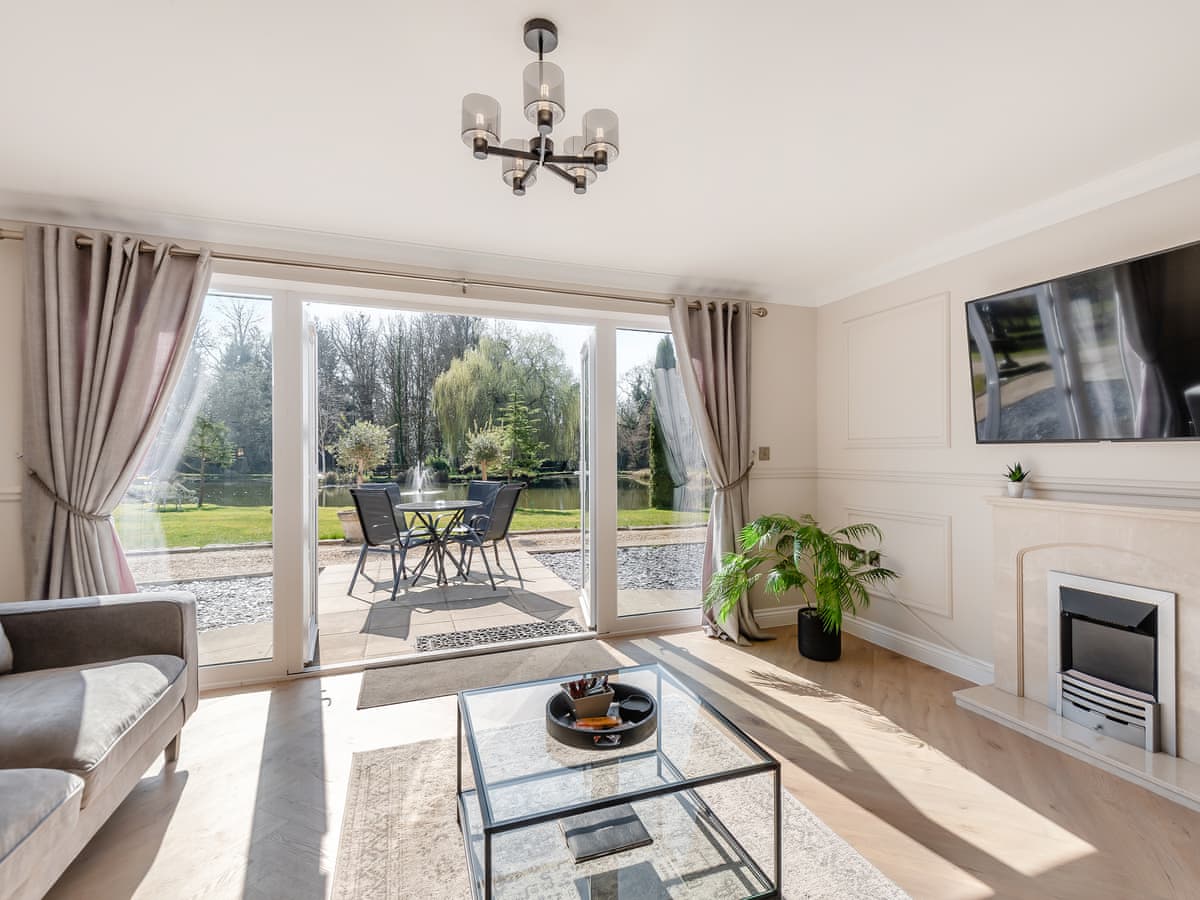 Everglades Caravan Park and Lodges - Anglers Haven - Holiday lodge in East Anglia - Image 3