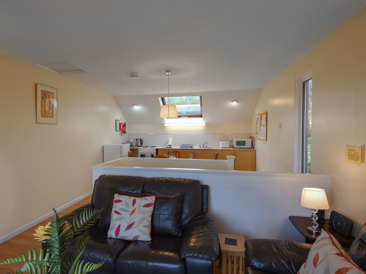Oak Lodge - Holiday lodge in South Wales - Image 3