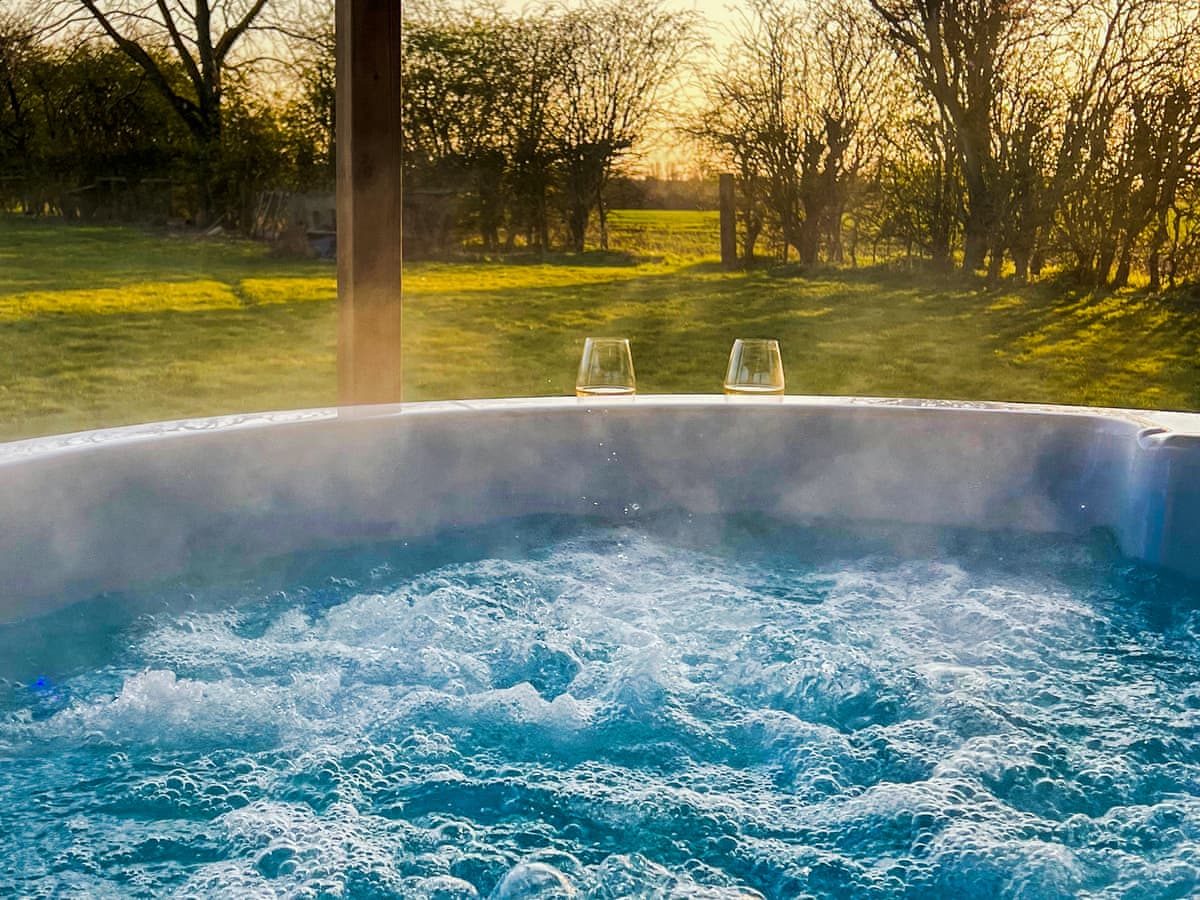 Gladwyns Farm Lodge - Holiday lodge in East Anglia - Image 2