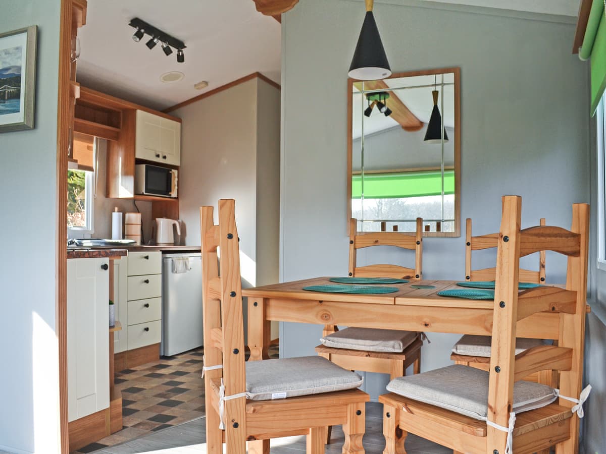 Island Hut Retreats - The Lodge - Holiday lodge in North Wales - Image 4