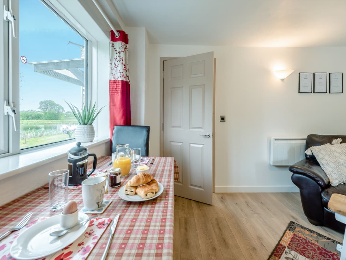 Maesydderwen Holiday Cottages - The Lodge - Holiday lodge in South Wales - Image 5