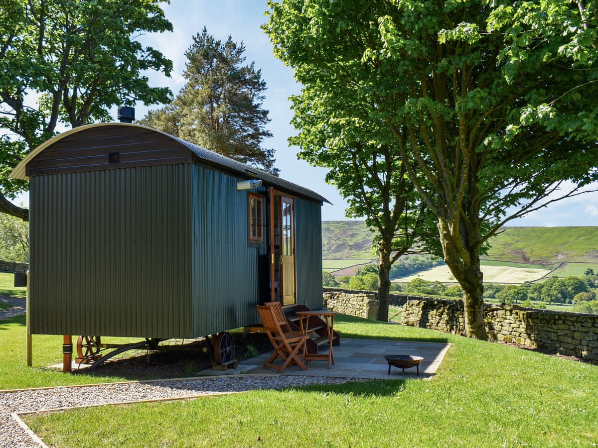 Hollins Farm Shepherd Huts - Tawny Owl Hut