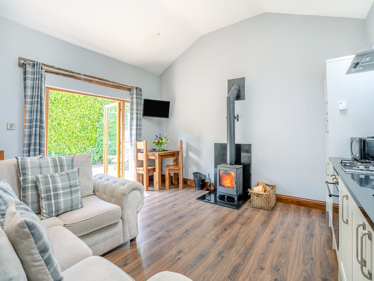 Tavern Cottages - Poppy Lodge - Holiday lodge in Yorkshire - Image 2