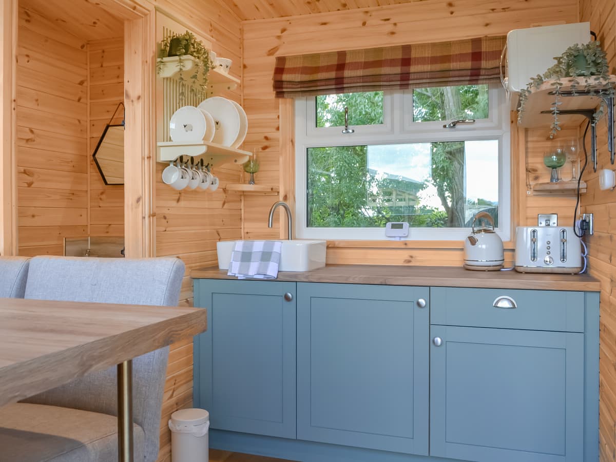 Shamrock Shepherds Huts - Ewe Lodge - Holiday Lodge in Yorkshire - Image 4