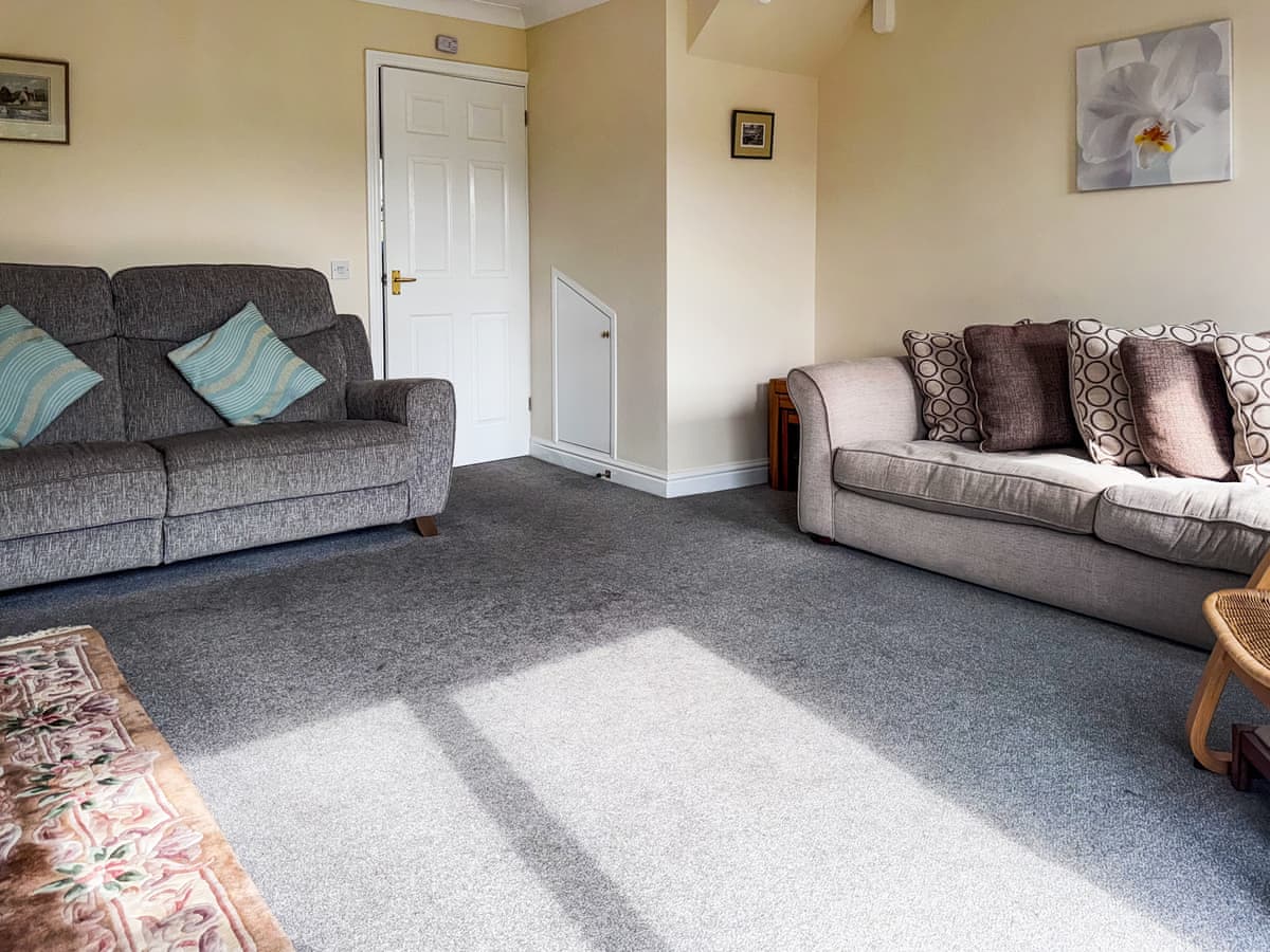Alder Lodge - Holiday lodge in East Anglia - Image 3