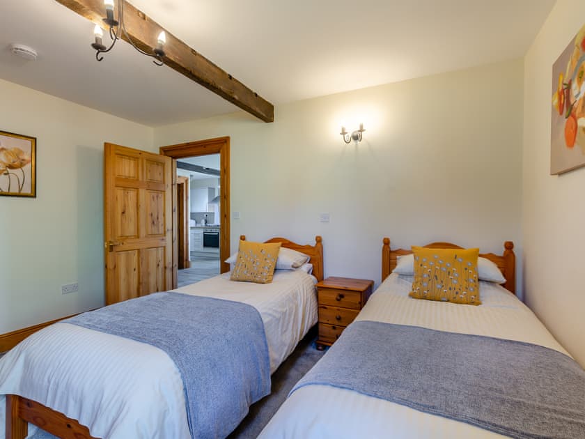 Twin bedroom | Milking Parlour - Dickinson Place Holiday Cottages, Allonby