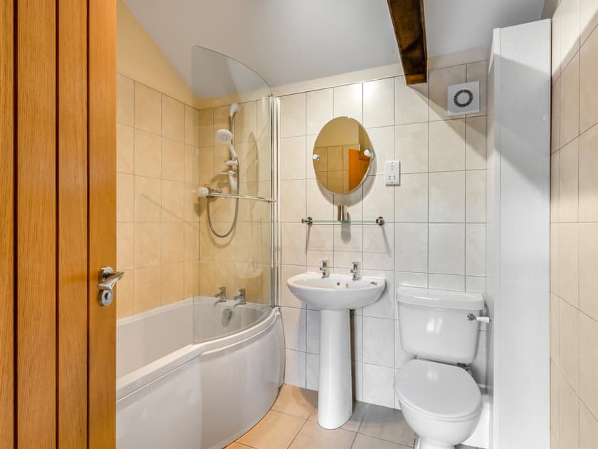 Bathroom | Turnip House - Dickinson Place Holiday Cottages, Allonby