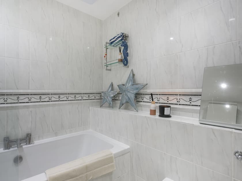 Bathroom | Westhaven Five, Aberdyfi