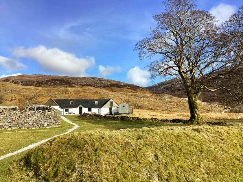 Exterior | Canisp Studio Apartment - Inchnadamph Lodge Properties, Inchnadamph, near Lochinver