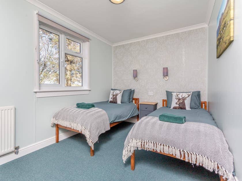 Twin bedroom | Inchnadamph Lodge properties - Walled Cottage - Inchnadamph Lodge Properties, Inchnadamph, near Lochinver
