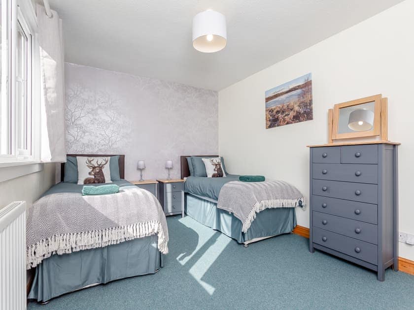 Twin bedroom | Inchnadamph Lodge properties - Walled Cottage - Inchnadamph Lodge Properties, Inchnadamph, near Lochinver
