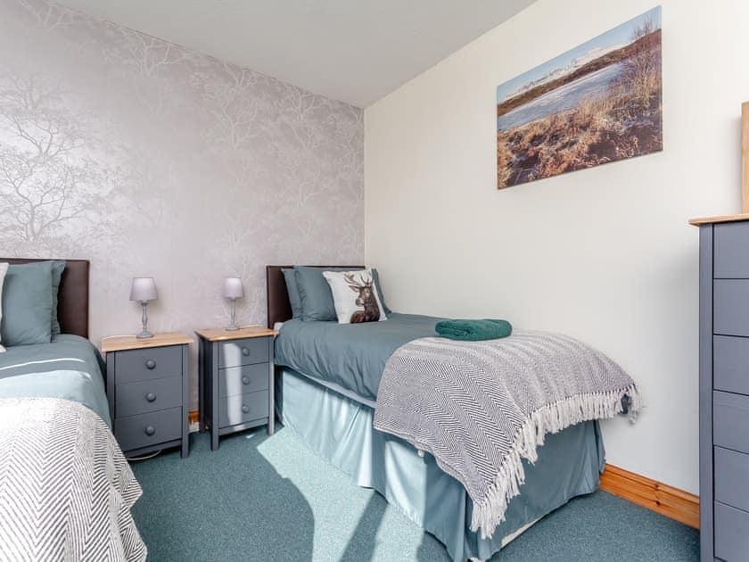 Twin bedroom | Inchnadamph Lodge properties - Walled Cottage - Inchnadamph Lodge Properties, Inchnadamph, near Lochinver