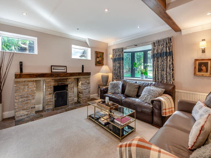 Living area | Woodcutters House - Beechlawn Holidays, Leatherhead