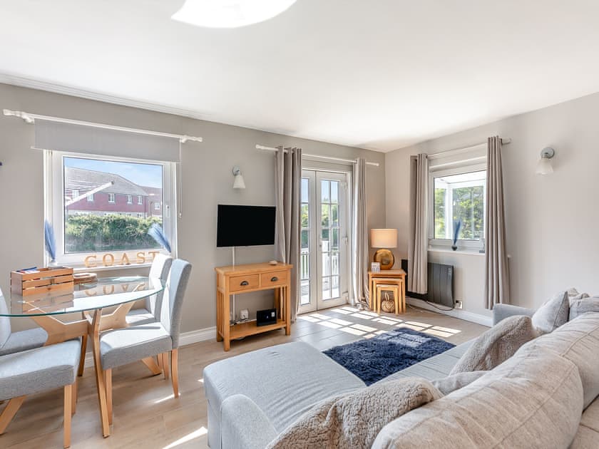 Dining area | Water’s Edge Holiday Home, Beadnell